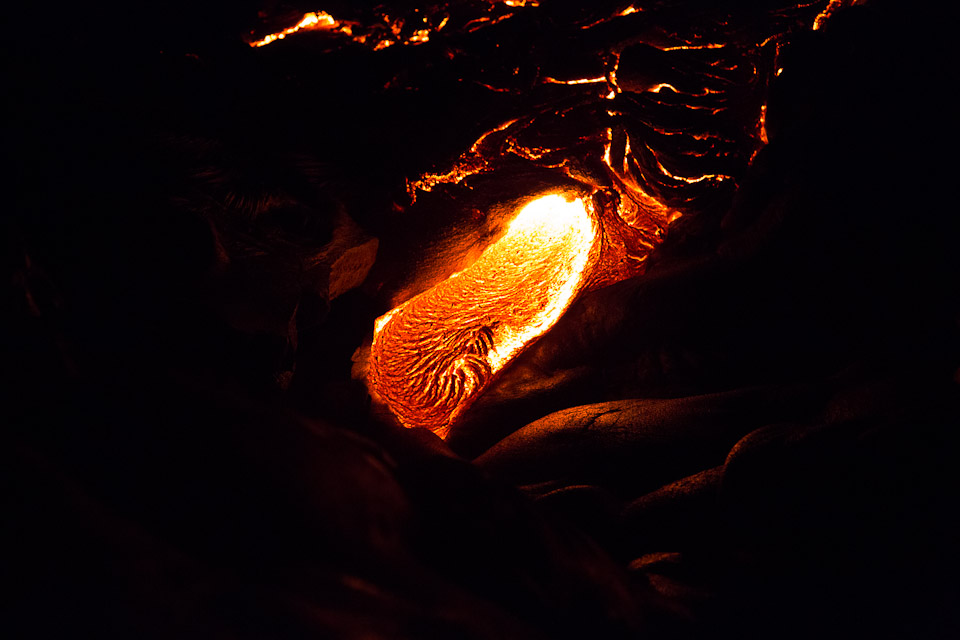 3L9A0594.jpg Coulee de lave de nuit - Copyright : See Otherwise 2012 - 2025