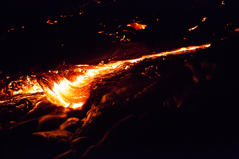 3L9A0595.jpg Coulee de lave de nuit - Copyright : See Otherwise 2012 - 2025