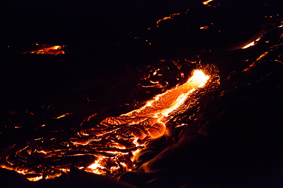 3L9A0616.jpg Coulee de lave de nuit - Copyright : See Otherwise 2012 - 2025