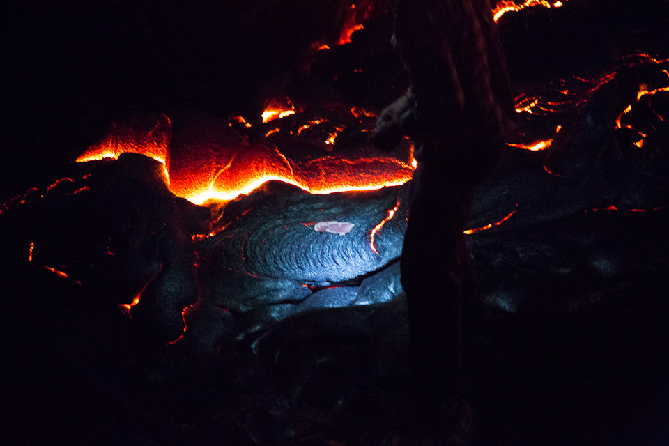 3L9A0719.jpg Coulee de lave de nuit - Copyright : See Otherwise 2012 - 2025