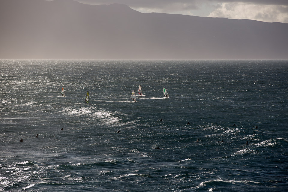 3L9A8746.jpg Mer et surfeurs - Copyright : See Otherwise 2012 - 2026