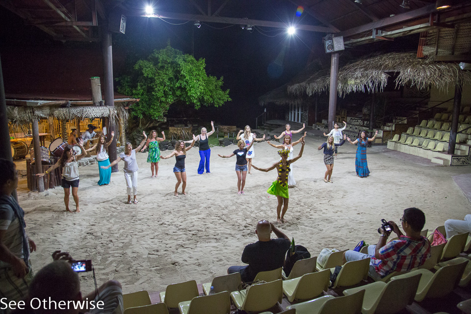 Tiki Village Theatre - 3L9A8702.jpg Tiki Village Theatre - Moorea - Copyright : See Otherwise 2012 - 2024